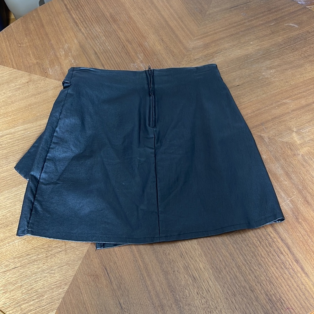 Altered state leather skirt - Picture 5 of 5